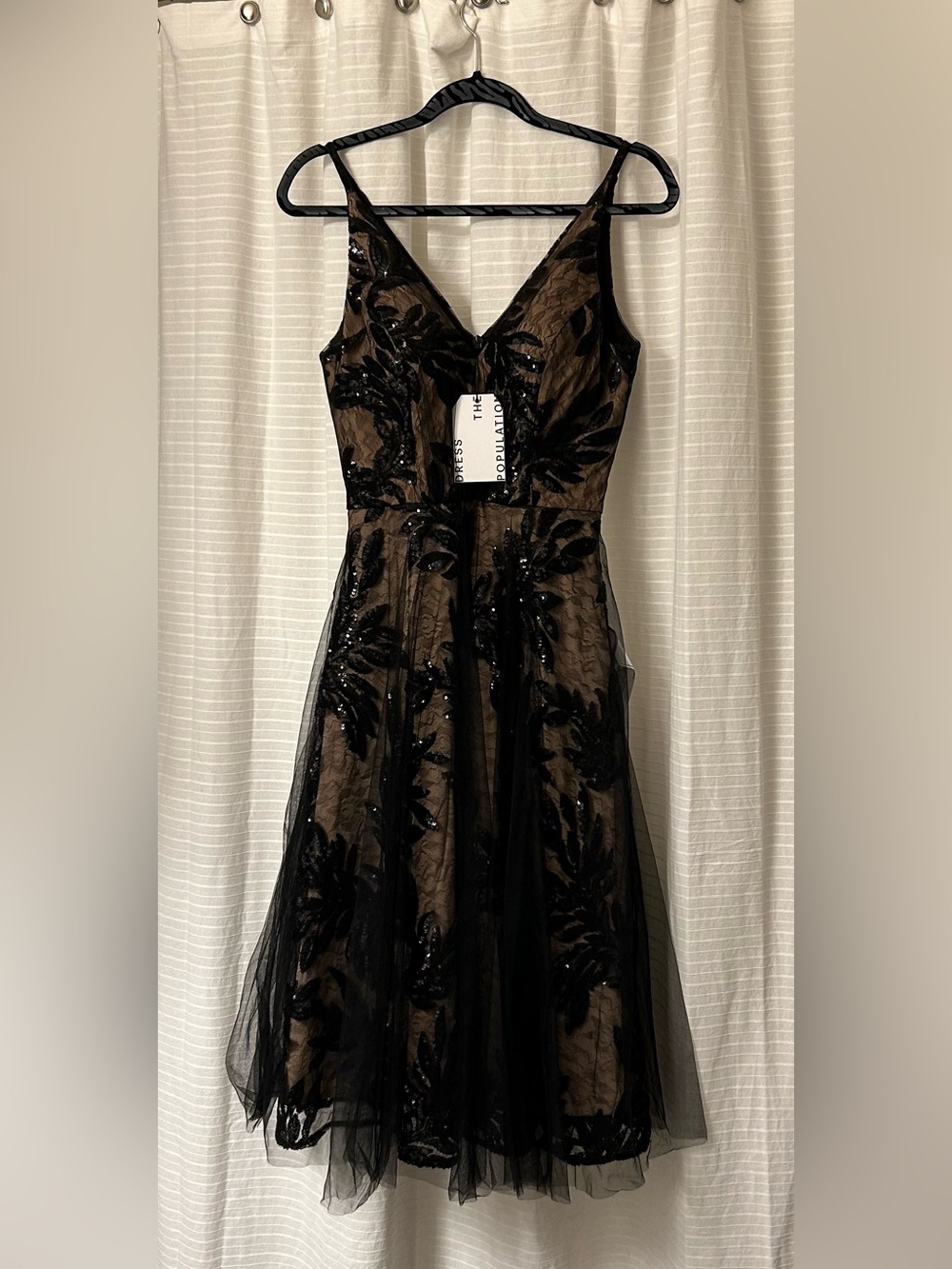 Dress the Population Black Sequin Appliqué A-Line Prom Dress